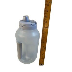 Ellos blue 1/2 gal jug water bottle handle flip top Measures Time